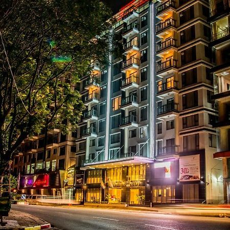 Esperado Lake View Hotel Rangun Zewnętrze zdjęcie