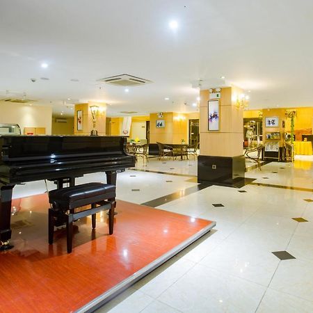 Esperado Lake View Hotel Rangun Zewnętrze zdjęcie