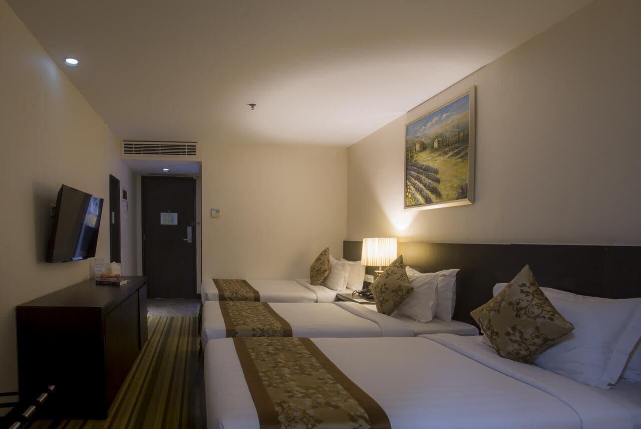 Esperado Lake View Hotel Rangun Zewnętrze zdjęcie