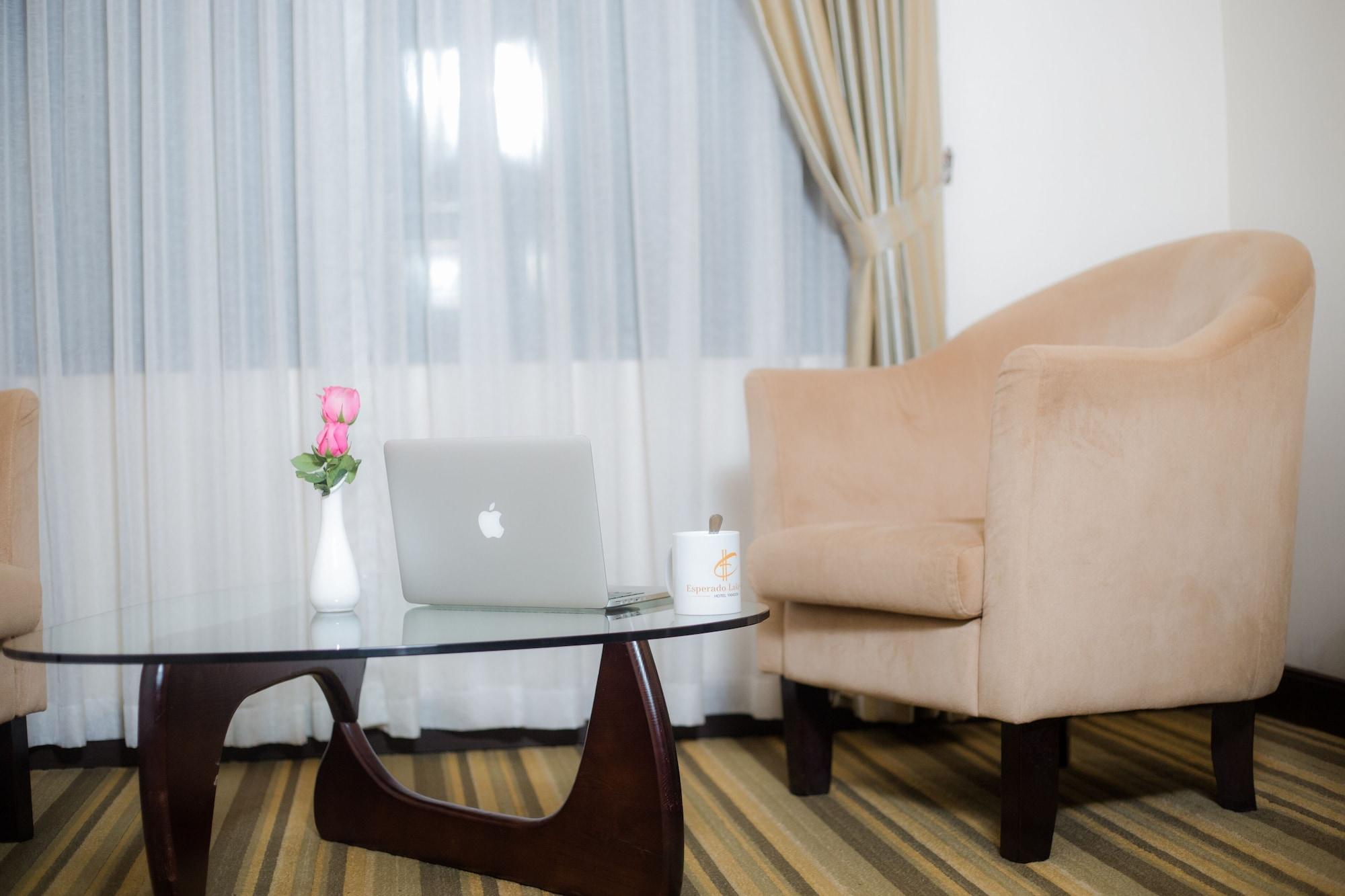 Esperado Lake View Hotel Rangun Zewnętrze zdjęcie