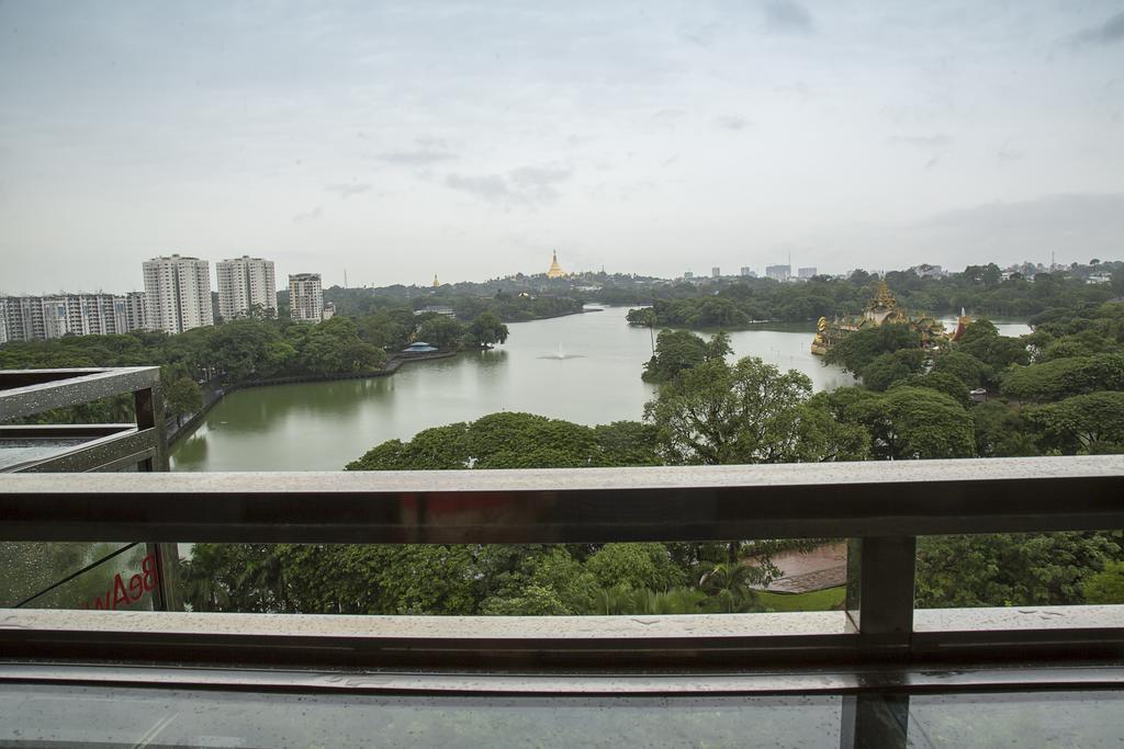 Esperado Lake View Hotel Rangun Zewnętrze zdjęcie