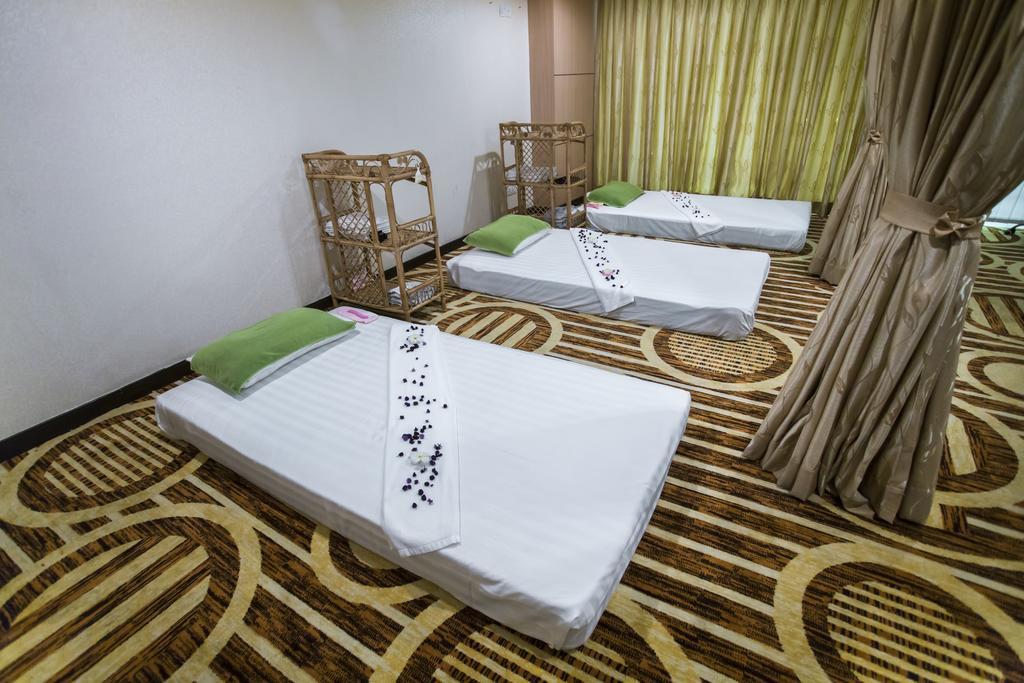 Esperado Lake View Hotel Rangun Zewnętrze zdjęcie