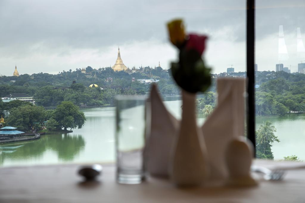 Esperado Lake View Hotel Rangun Zewnętrze zdjęcie