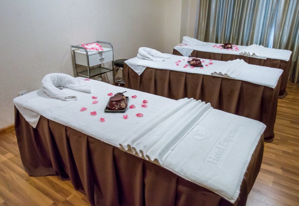 Esperado Lake View Hotel Rangun Zewnętrze zdjęcie