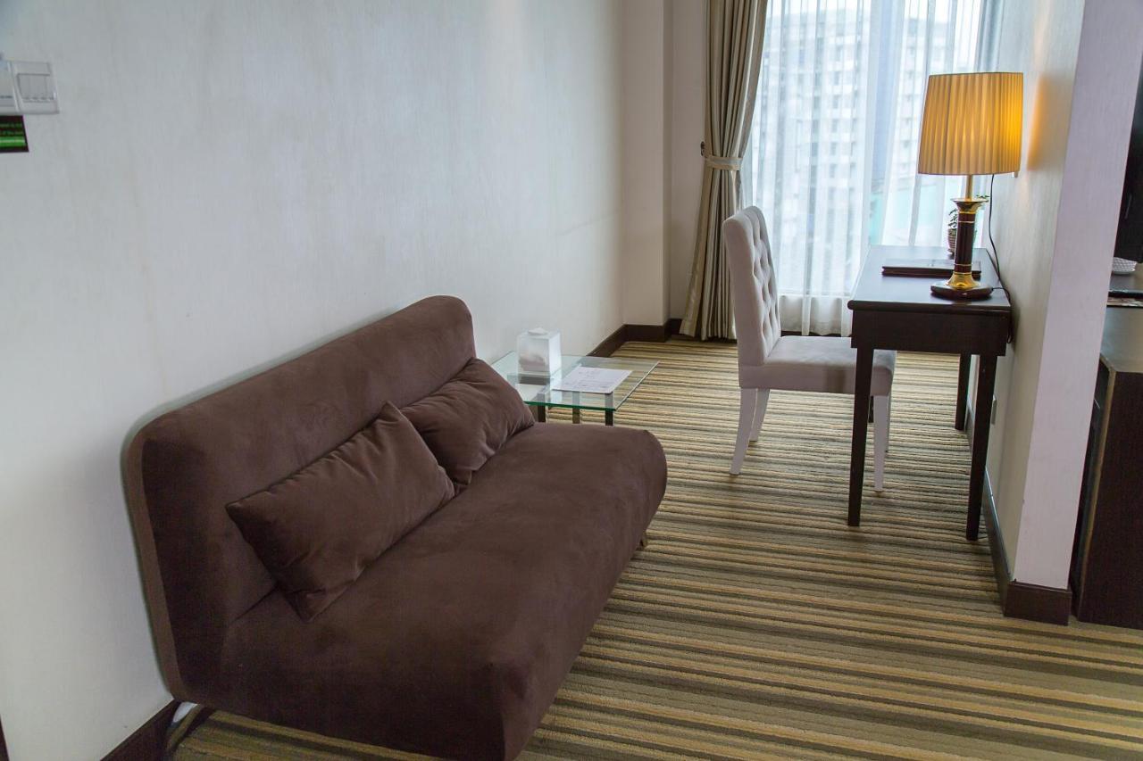 Esperado Lake View Hotel Rangun Zewnętrze zdjęcie