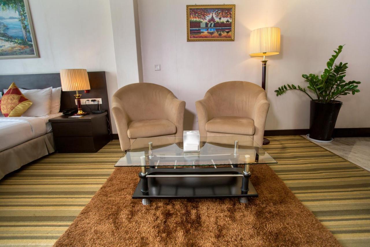 Esperado Lake View Hotel Rangun Zewnętrze zdjęcie