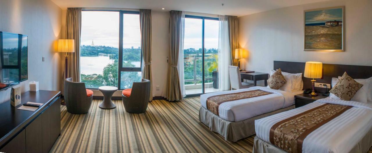 Esperado Lake View Hotel Rangun Zewnętrze zdjęcie