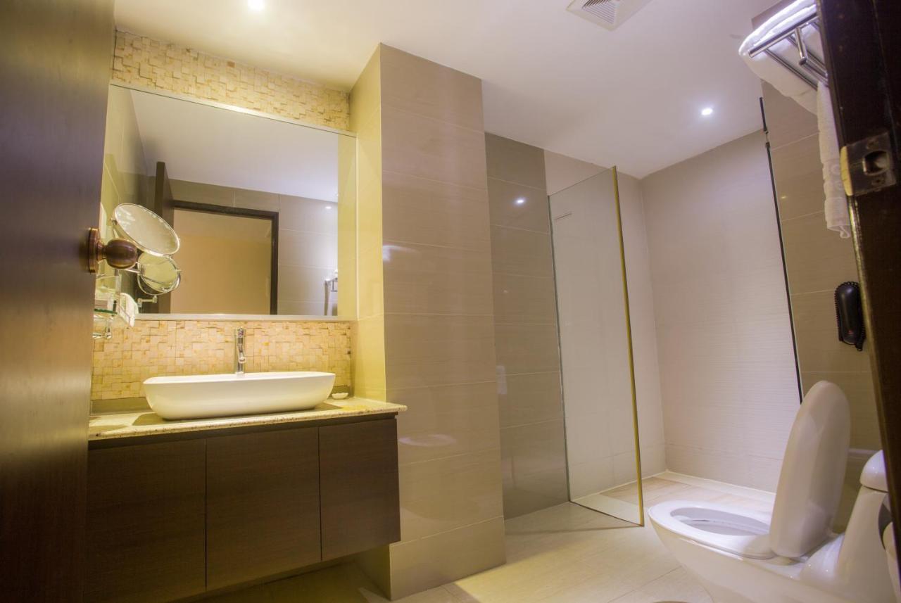 Esperado Lake View Hotel Rangun Zewnętrze zdjęcie